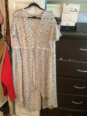 torrid White Floral High-Low Midi Dress